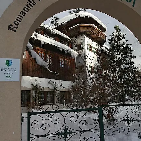 Romantikhotel Almtalhof 호텔