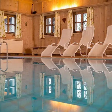 Romantikhotel Almtalhof ホテル