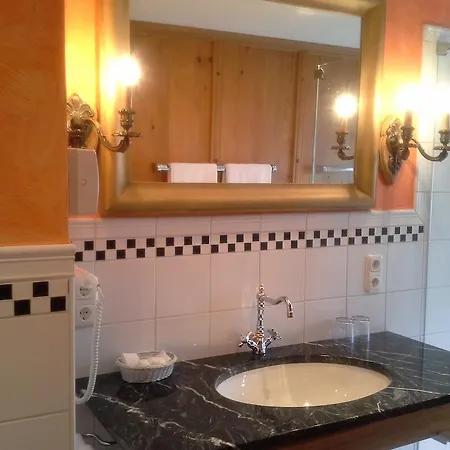 Romantikhotel Almtalhof فندق