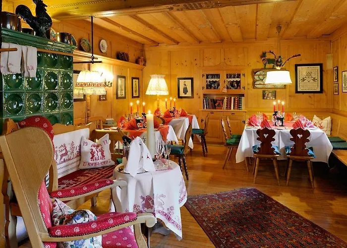 Romantikhotel Almtalhof 호텔 4*